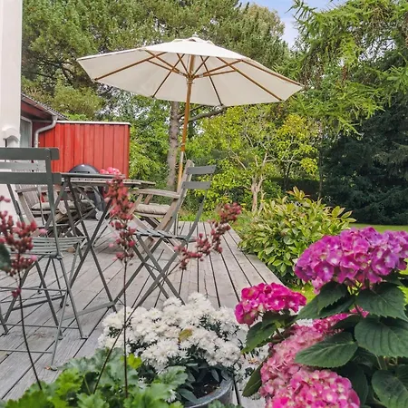 Lauri - 2-3km From The Sea By Interhome