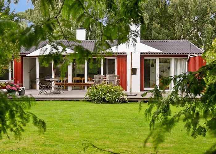Lauri - 2-3km From The Sea By Interhome